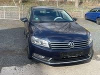 Gebraucht VW Passat Highline 160 PS (117 kW) 2011 Blau Limousine