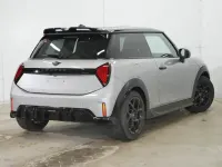 Usata Mini Cooper 114 kW (156 CV) 2025 Argento Utilitaria