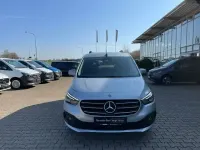 Gebraucht Mercedes T180 Progressive 116 PS (85 kW) 2024 Helvinsilber Van / Kleinbus
