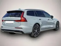 Gebraucht Volvo V60 Plus 310 PS (228 kW) 2024 Manufacturer Kombi