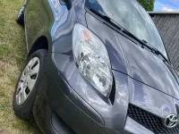 Gebraucht Toyota Yaris 69 PS (50 kW) 2009 Grau Kleinwagen