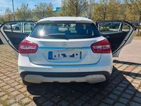 Gebraucht Mercedes GLA200 136 PS (100 kW) 2019 Weiß SUV