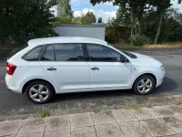 Gebraucht Skoda Rapid Drive 105 PS (77 kW) 2015 Weiß Kleinwagen