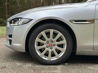 Gebraucht Jaguar XE Portfolio 179 PS (131 kW) 2016 Silber Limousine
