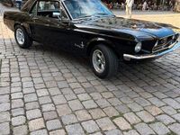 Używany Ford V8 230 KM (169 kW) 1968 Czarny Coupe