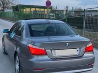 Gebraucht BMW 525 197 PS (144 kW) 2008 Grau Limousine