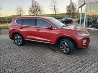 Gebraucht Hyundai Santa Fe Premium 200 PS (147 kW) 2018 Magma red (yr2) SUV