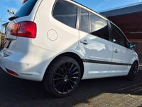 Gebraucht VW Touran Match 105 PS (77 kW) 2012 Weiß Van / Kleinbus