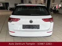Gebraucht VW Golf VIII 150 PS (110 kW) 2022 Weiß Limousine
