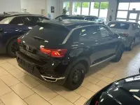 Second-hand VW T-Roc Active 150 CP (110 kW) 2022 Negru SUV