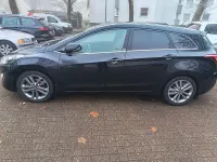 Gebraucht Hyundai i30 Passion 135 PS (99 kW) 2016 Schwarz Kombi