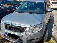 Gebraucht Skoda Yeti Active 105 PS (77 kW) 2015 Grau SUV