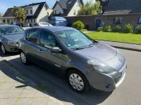 Używany Renault Clio II Dynamique 101 KM (74 kW) 2011 Srebrny Sedan/Limuzyna