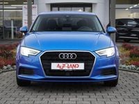 Gebraucht Audi A3 Ambiente 150 PS (110 kW) 2018 Blau Limousine