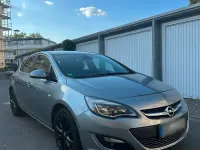 Gebraucht Opel Astra 130 PS (95 kW) 2013 Silber Kleinwagen