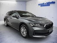 Neu Skoda Superb Selection 193 PS (141 kW) 2025 Grau Kombi