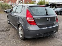 Gebraucht Hyundai i30 Edition 90 PS (66 kW) 2011 Grau Limousine