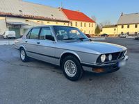 Gebraucht BMW 524 115 PS (84 kW) 1985 Silber Limousine