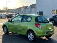 Gebraucht Renault Clio III Dynamique 75 PS (55 kW) 2009 Grün Kleinwagen