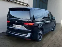 Gebraucht VW Multivan Style 150 PS (110 kW) 2024 Deep black perleffekt Van / Kleinbus