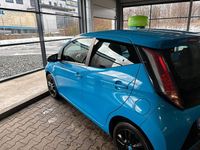 Gebraucht Toyota Aygo 69 PS (50 kW) 2015 Schwarz Kleinwagen