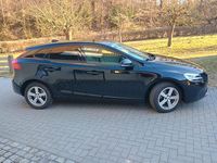 Gebraucht Volvo V40 122 PS (89 kW) 2018 Schwarz Limousine
