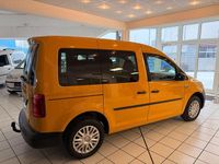 Gebraucht VW Caddy Trendline 102 PS (75 kW) 2016 Gelb Van / Kleinbus
