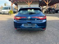 Gebraucht Renault Mégane IV Experience 101 PS (74 kW) 2016 Blau Limousine