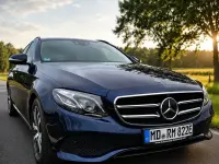 Gebraucht Mercedes E300 306 PS (225 kW) 2019 Blau Kombi