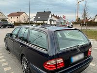 Gebraucht Mercedes E220 140 PS (102 kW) 2002 Blau Kombi