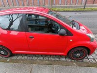 Gebraucht Toyota Aygo 68 PS (50 kW) 2010 Rot Kleinwagen