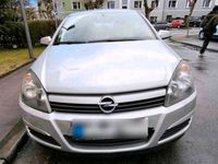 Second-hand Opel Astra 105 CP (77 kW) 2004 Argintiu Berlinǎ
