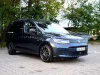 Second-hand VW Caddy R 114 CP (83 kW) 2023 Albastru Monovolum