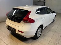 Gebraucht Volvo V40 Basis 114 PS (83 kW) 2013 White solid Kombi