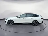 Gebraucht BMW 520 M Sport 197 PS (144 kW) 2026 Weiß Kombi