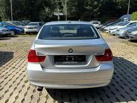Gebraucht BMW 318 129 PS (94 kW) 2006 Titansilber metallic Limousine