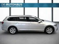 Gebraucht VW Passat 122 PS (89 kW) 2023 Silber Kombi