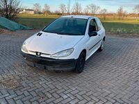 Gebraucht Peugeot 206 60 PS (44 kW) 2002 Weiß Kleinwagen