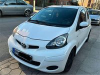 Gebraucht Toyota Aygo Cool 68 PS (50 kW) 2011 Weiß Kleinwagen