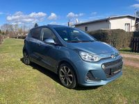 Gebraucht Hyundai i10 87 PS (63 kW) 2016 Blau Kleinwagen