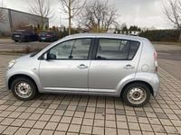 Gebraucht Daihatsu Sirion 69 PS (50 kW) 2007 Silber Kleinwagen