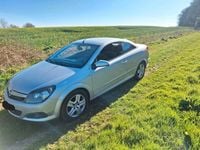 Używany Opel Astra Cabriolet 116 KM (85 kW) 2008 Srebrny Kabriolet