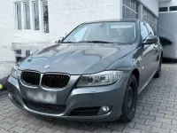 Gebraucht BMW 320 184 PS (135 kW) 2011 Grau Kombi