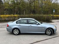 Second-hand BMW 320 170 CP (125 kW) 2009 Albastru Berlinǎ
