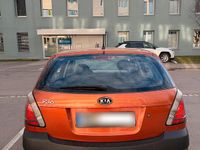 Gebraucht Kia Rio 97 PS (71 kW) 2009 Orange Limousine