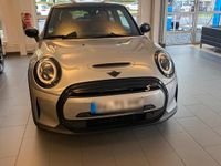 Gebraucht Mini Cooper SE 135 kW (184 PS) 2023 Silber Kleinwagen