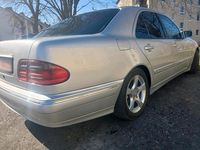 Second-hand Mercedes E270 170 CP (125 kW) 2001 Berlinǎ