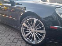 Second-hand Mercedes E240 170 CP (125 kW) 2004 Negru Berlinǎ