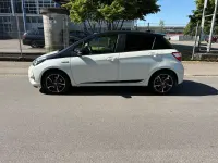 Gebraucht Toyota Yaris Hybrid Style 73 PS (53 kW) 2018 Weiß Limousine