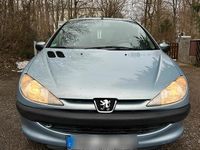 Gebraucht Peugeot 206 75 PS (55 kW) 2001 Grau Kleinwagen